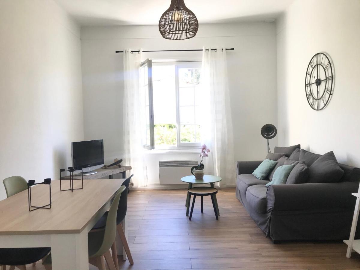 Grand F2 Quartier Les Plaines, Boulouris Proche Mer Et Port Santa-Lucia Saint-Raphael  Ngoại thất bức ảnh